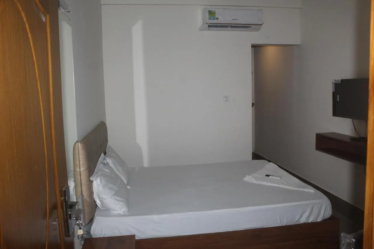 Apartment Grace Apart Hotel @Kochi